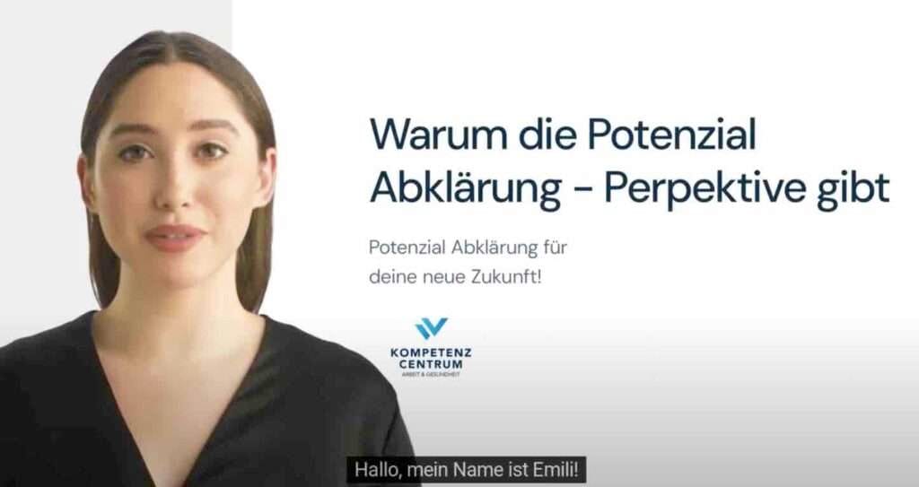 Eine Frau aus Aarau sucht Berufsberatung für ihre Berufswahl.